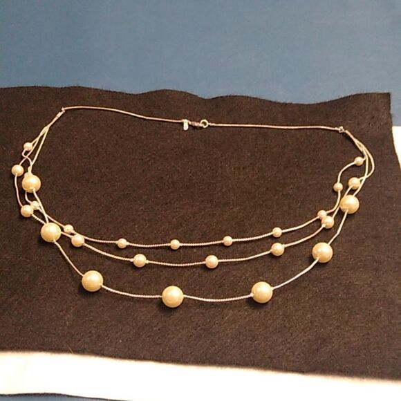Elegant Faux Pearl Beaded Silver Tone Metal Necklace Cottagecore Grandmacore - Picture 5 of 5